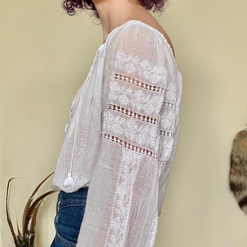 SOLD White Romanian Embroidered Blouse Vintage - Picture 5 of 15
